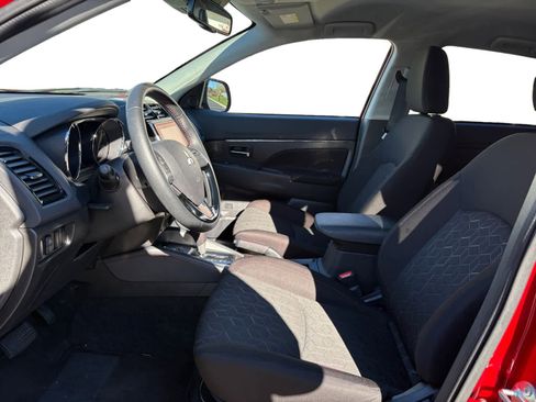 Used 2025 Mitsubishi Outlander Sport LE image 10