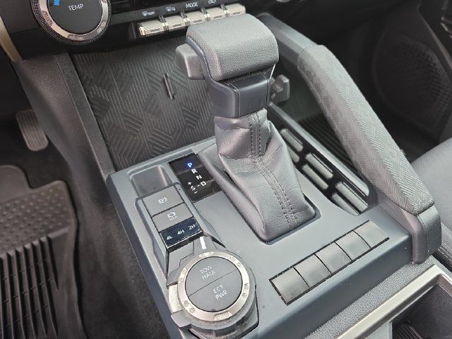 Used 2024 Toyota Tacoma SR5 AWD/4WD image 30