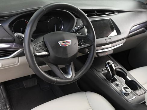 Used 2021 Cadillac XT4 Luxury image 10