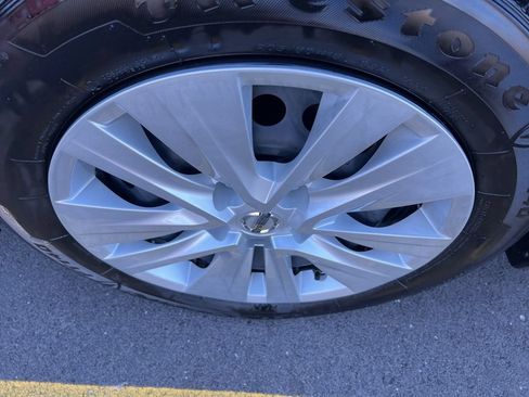 Certified 2023 Nissan Sentra S FWD image 38