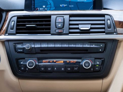 Used 2014 BMW 320i Sedan image 19