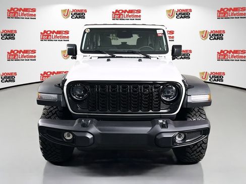 Used 2025 Jeep Wrangler Sport AWD/4WD image 12
