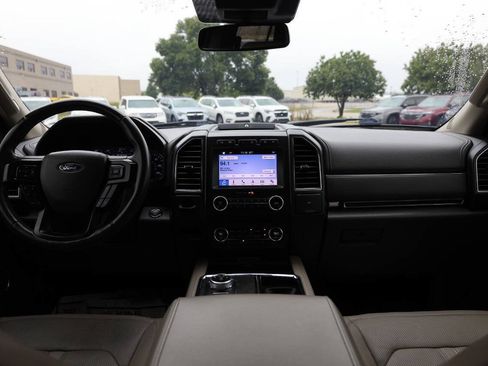 Used 2019 Ford Expedition Limited w/ Equipment Group 302A AWD/4WD image 14
