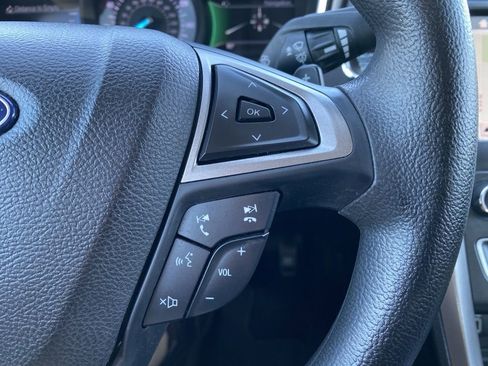 Used 2019 Ford Fusion SE image 28