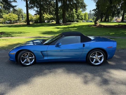 Used 2011 Chevrolet Corvette Convertible w/ Preferred Equipment Group RWD image 35