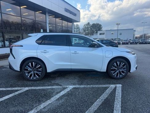 New 2026 Subaru Solterra Limited XT image 9