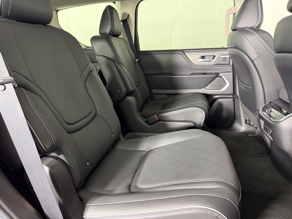 Used 2025 INFINITI QX80 Luxe RWD image 34