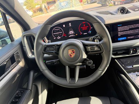 Used 2026 Porsche Cayenne S AWD/4WD image 9