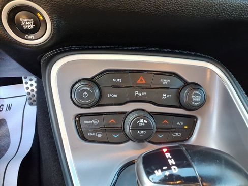 Used 2022 Dodge Challenger R/T image 11