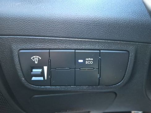 Used 2016 Hyundai Veloster w/ Option Group 02 image 29