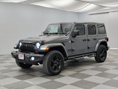 Used 2020 Jeep Wrangler Unlimited Sahara AWD/4WD image 6