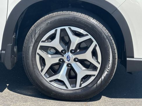 Used 2020 Subaru Forester Premium AWD/4WD image 30