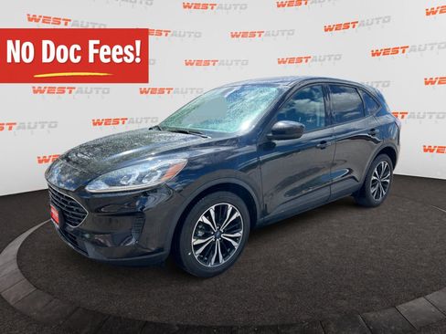 Used 2021 Ford Escape SE w/ SE Sport Appearance Package FWD image 1