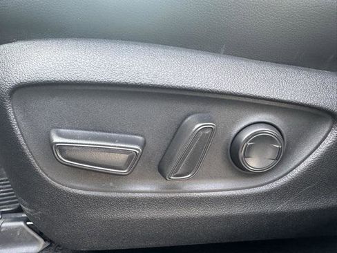 Certified 2024 Toyota Highlander XLE image 18