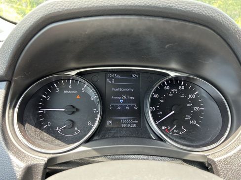 Used 2016 Nissan Rogue SL w/ SL Premium Package FWD image 5