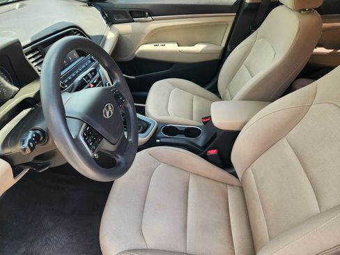 Used 2017 Hyundai Elantra SE FWD image 12