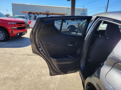 Used 2018 Toyota C-HR image 25