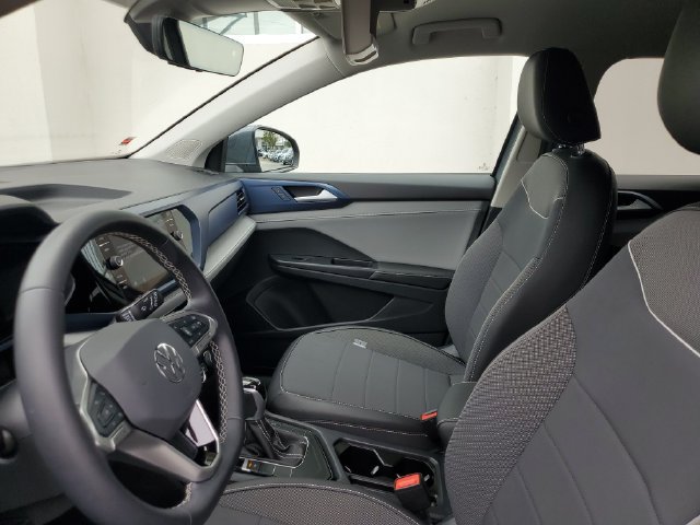 Certified 2024 Volkswagen Taos SE FWD image 23