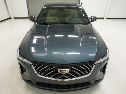 Used 2021 Cadillac CT4 Premium Luxury RWD image 2