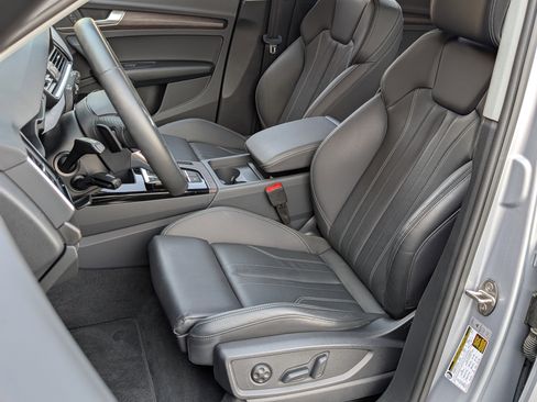 Used 2025 Audi Q5 e Premium image 17