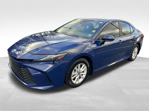 Certified 2025 Toyota Camry LE w/ Convenience Package image 1