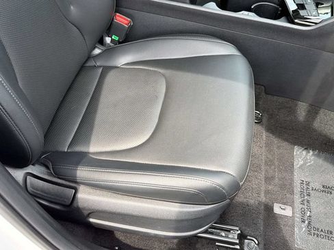 Used 2025 Kia Sportage EX FWD image 10