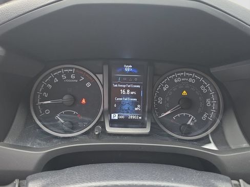 Used 2021 Toyota Tacoma TRD Off-Road AWD/4WD image 9