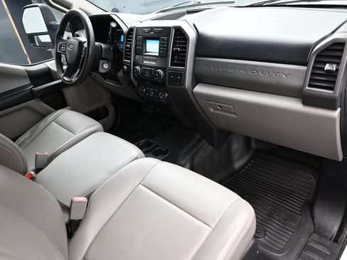 Used 2019 Ford F250 XL w/ Power Equipment Group AWD/4WD image 39