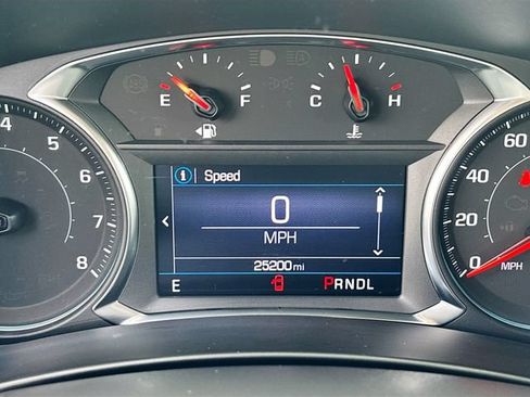 Used 2023 Chevrolet Equinox LT FWD image 12
