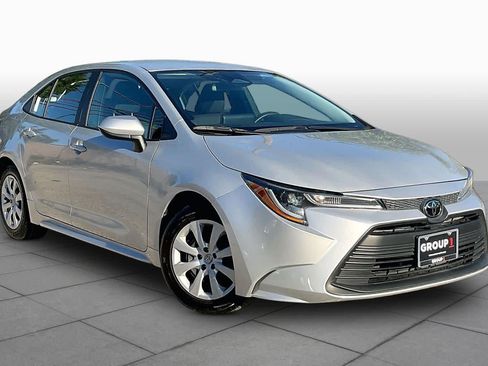Used 2024 Toyota Corolla LE FWD image 3