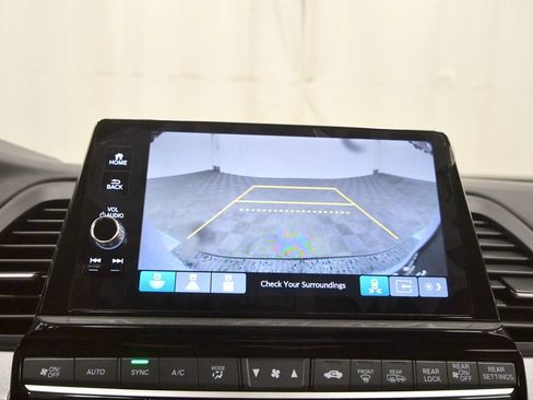 New 2026 Honda Odyssey Touring image 24