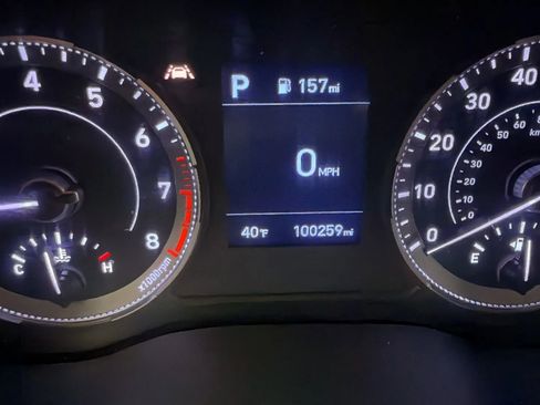 Used 2021 Hyundai Venue SEL image 17