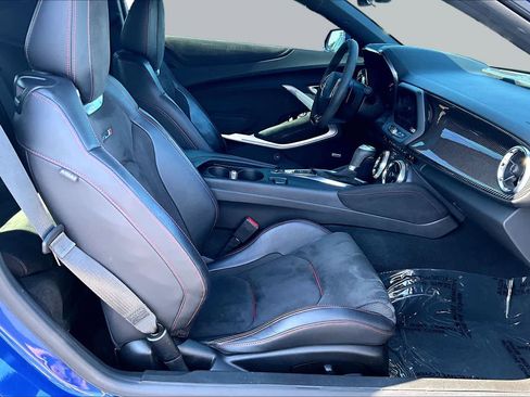 Used 2021 Chevrolet Camaro ZL1 RWD image 8