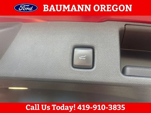 Used 2020 Ford Escape Titanium w/ Titanium Premium Package 2.0 AWD/4WD image 12