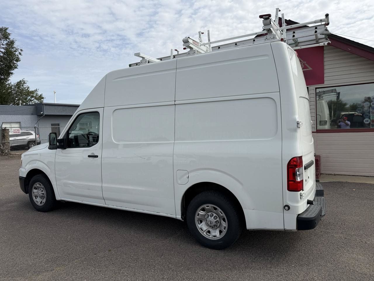 Used 2021 Nissan NV 2500 SV RWD image 3