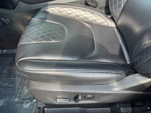 Used 2024 Ford Edge Titanium AWD/4WD image 18