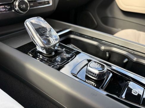 Used 2026 Volvo XC60 B5 Plus w/ Climate Package image 17