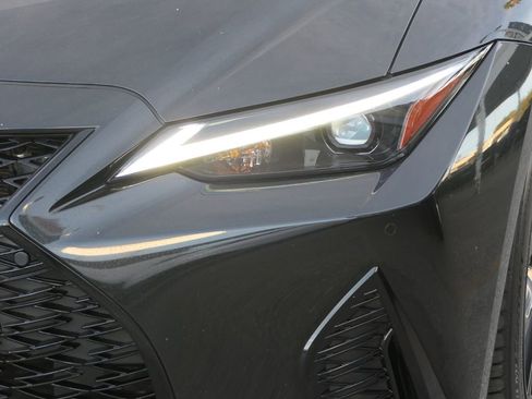 Used 2023 Lexus IS 350 F Sport image 8