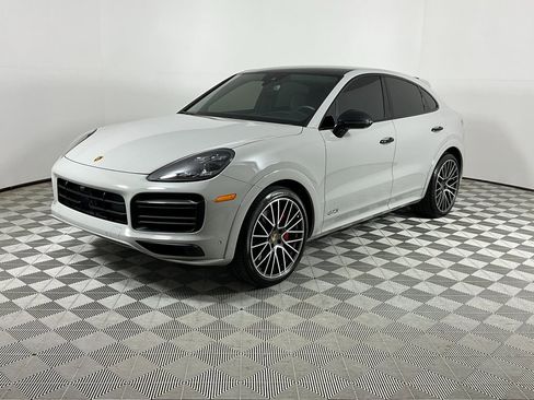 Used 2022 Porsche Cayenne GTS image 1