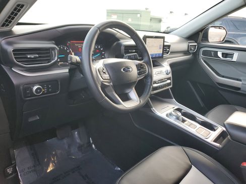 Used 2023 Ford Explorer XLT w/ Equipment Group 202A image 9