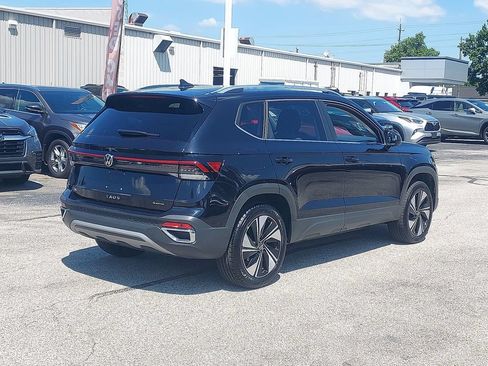 Certified 2025 Volkswagen Taos SE AWD/4WD image 7