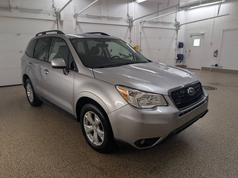 Used 2015 Subaru Forester 2.5i Premium AWD/4WD image 5
