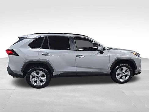 Used 2021 Toyota RAV4 XLE w/ Convenience Package FWD image 8
