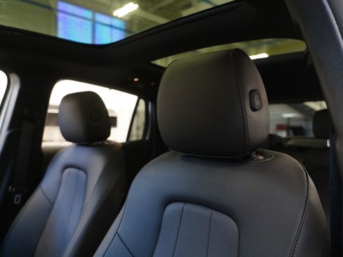 Used 2025 Mercedes-Benz GLA 250 4MATIC image 13