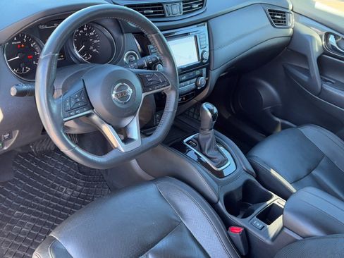 Used 2017 Nissan Rogue SL w/ SL Premium Package image 18