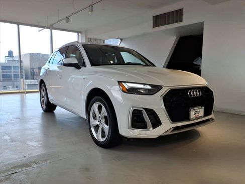 Certified 2023 Audi Q5 2.0T Premium Plus w/ Premium Plus Package image 3