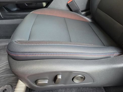 Certified 2026 Chevrolet Equinox EV RS FWD image 20
