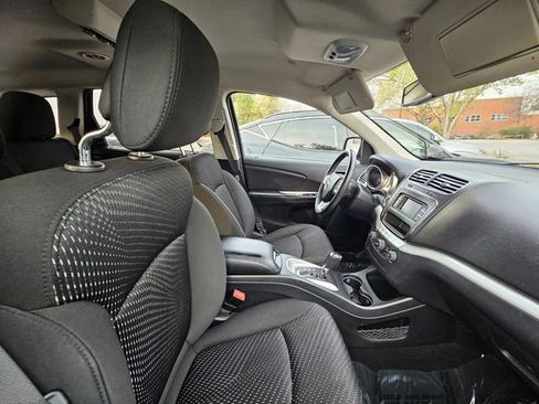Used 2019 Dodge Journey SE w/ Connectivity Group image 8