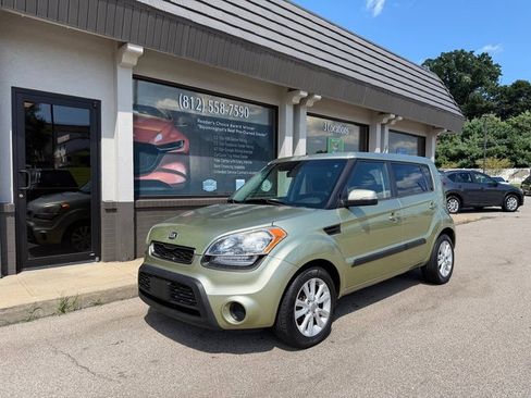 Used 2013 Kia Soul + w/ Audio Pkg FWD image 2