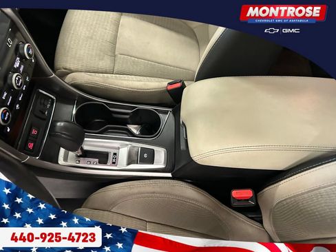 Used 2022 Subaru Ascent Premium w/ Convenience Package AWD/4WD image 16